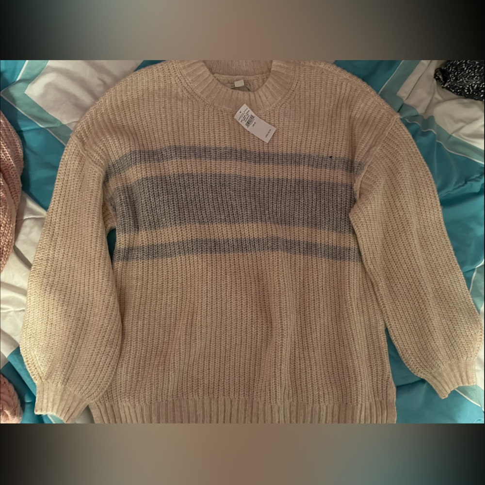 3 FOR $28 or $12 EACH AMERICAN EAGLE SWEATER